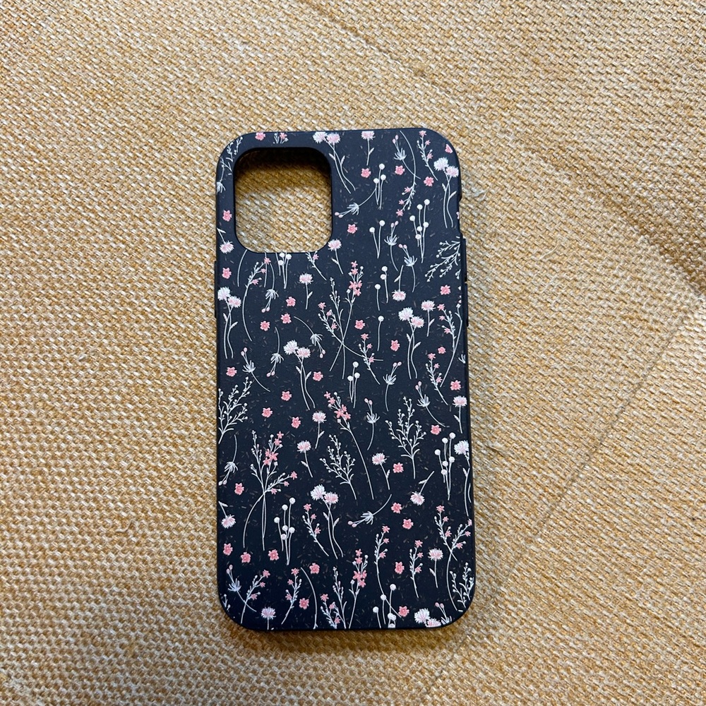 iPhone 12 pela case